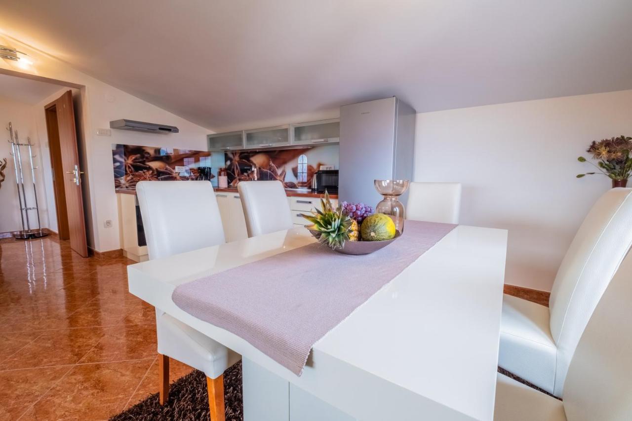 Apartments Laganini Нови Винодолски Екстериор снимка
